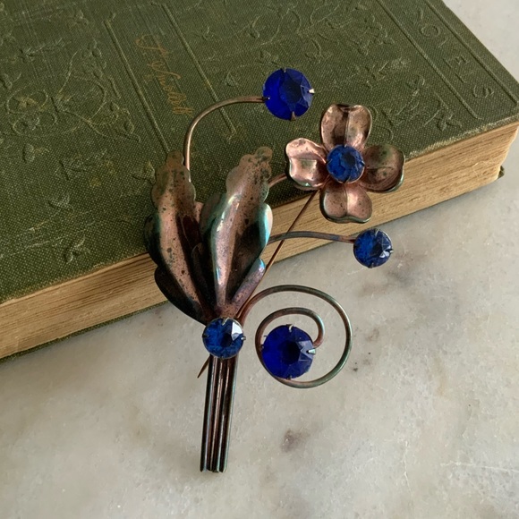 Vintage Jewelry - Blue Floral Brooch